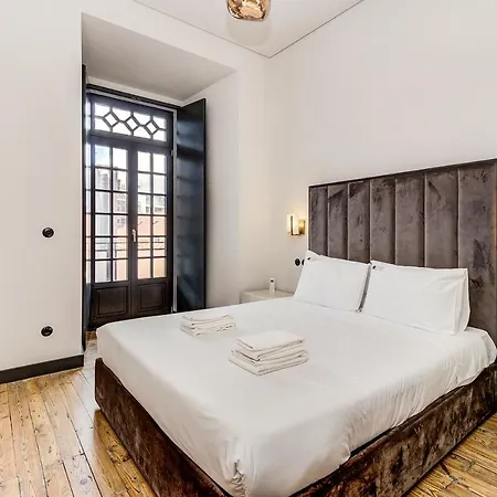 Nomad's Time Out Market - 3bed