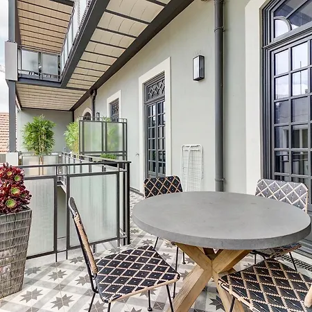 Nomad's Time Out Market - 3bed Апартаменти *