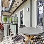 Nomad's Time Out Market - 3bed アパート *
