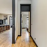 Nomad's Time Out Market - 3bed アパート