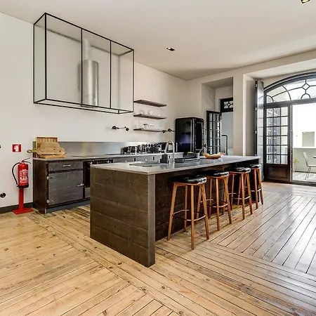 Nomad's Time Out Market - 3bed Lisbon